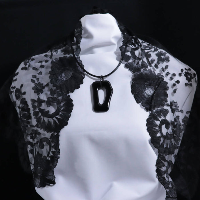 Collier géométrique noir/choker /pendentif imposant sur cordon cuir noir