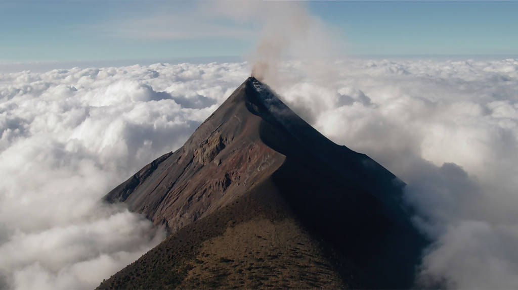 Volcán, la fin de la fin du monde – ugo monticone