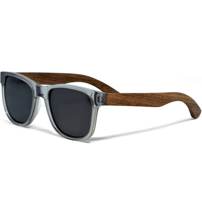 Lunettes de soleil en bois de noyer de style classique avec monture grise semi-transparente et verres noirs polarisés