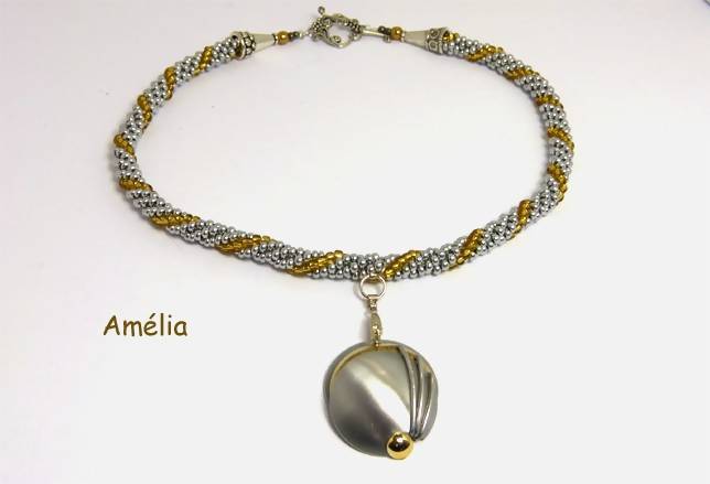 Collier de perles amélia